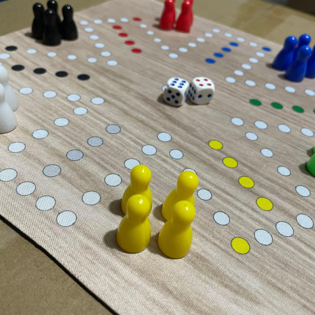 Jeu de Ludo & ¨¦checs Volants Portable JACKAROO - Tapis de Souris pour 6 Joueurs, Pas d'¨¦lectricit¨¦ N¨¦cessaire, Id¨¦al pour le Loisir Familial & les F¨ºtes, 14 Ans et Plus