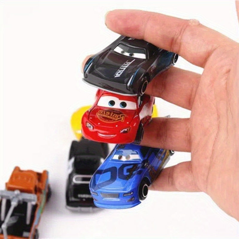 Jeu de 7 voitures de course Lightning McQueen - Mod¨¨les d¨¦coratifs en acier alli¨¦ r¨¦sistant pour la maison, le bureau et les f¨ºtes - Id¨¦al pour Paques, No?l et les anniversaires | Design ludique | Acier alli¨¦ durable