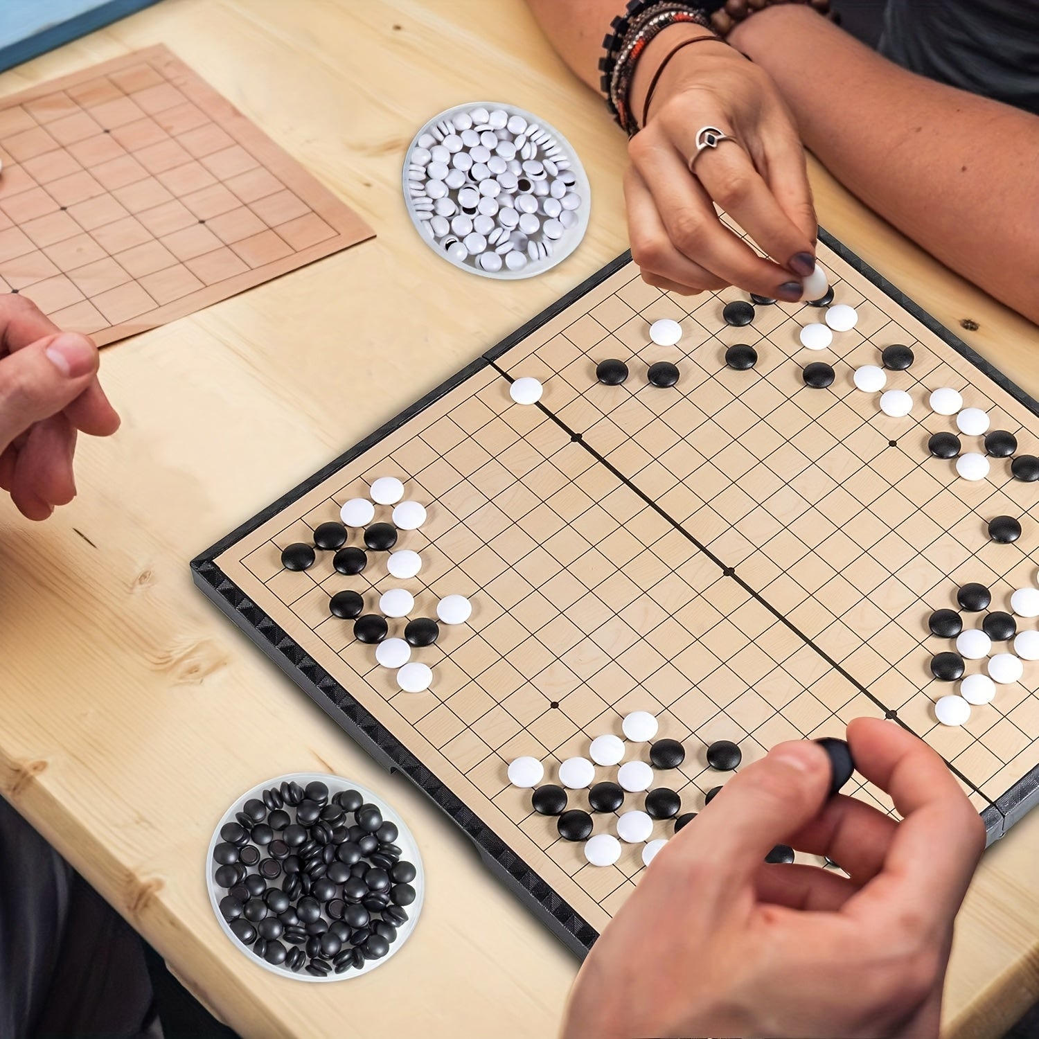 Ensemble de jeu de Go pliable magn¨¦tique de luxe de 11,41 pouces avec 19x tableau + 300 pi¨¨ces noires et blanches, id¨¦al pour les f¨ºtes et les activit¨¦s de plein air, No?l et Thanksgiving